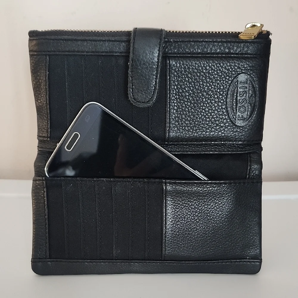 Fossil Explorer Leather Crossbody w/Free Fossil Wallet
